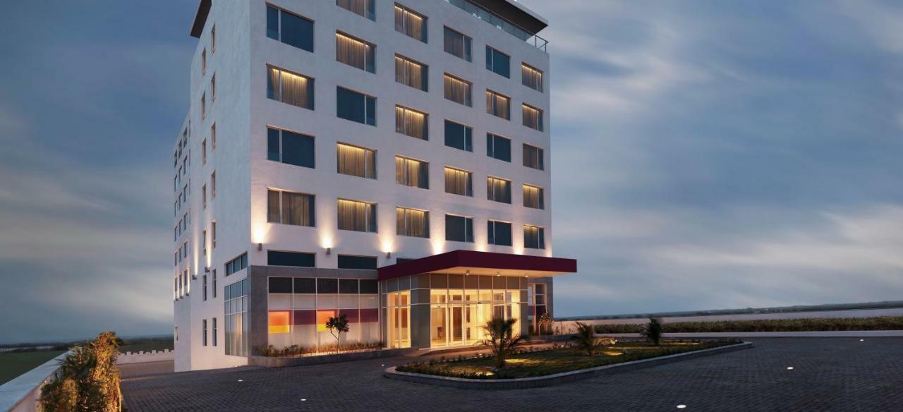 Ginger Dwarka Hotel Exterior photo